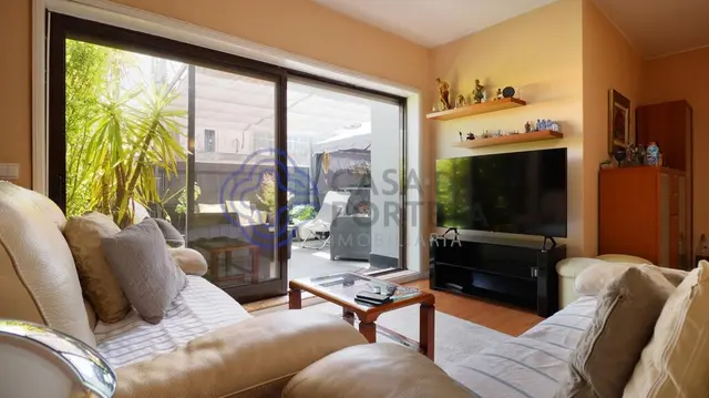 Apartamento ultimo piso com 6 quartos, terraço, garagem para 2 carros e arrumo na zona do Bonfim
